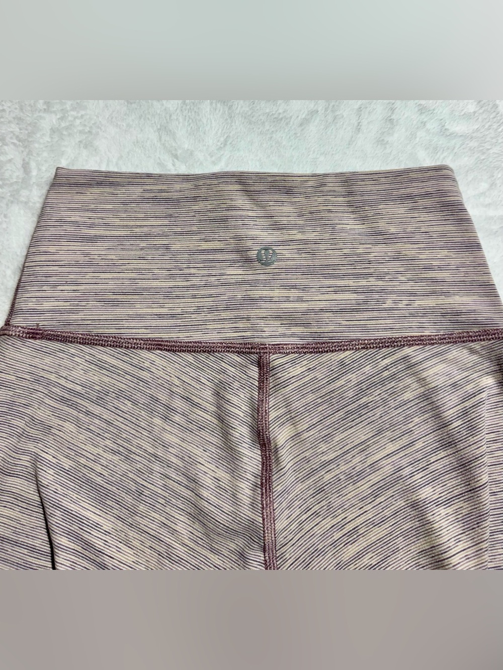 lululemon athletica Women's Gray Purple Striped Ankle Leggings Stretch Logo